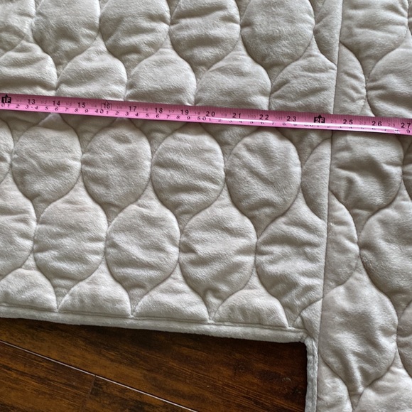 Quilted Pet Chair Cover - Picture 8 of 16